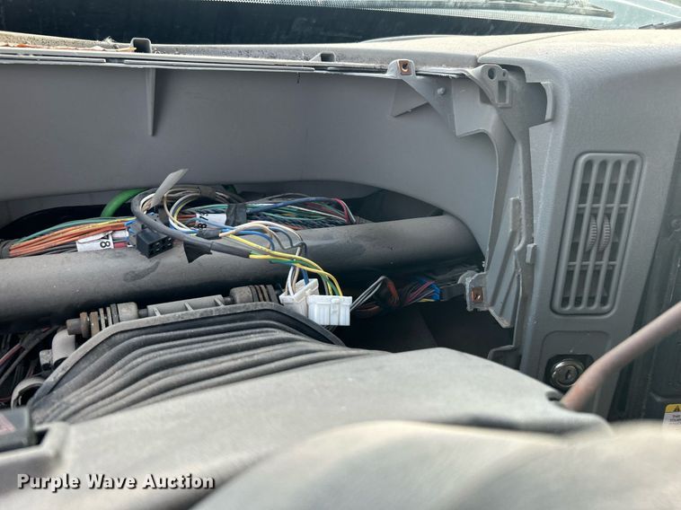 image for item LE9589 2008 International 7400  dump truck