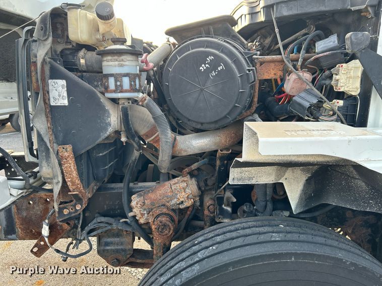 image for item LE9589 2008 International 7400  dump truck