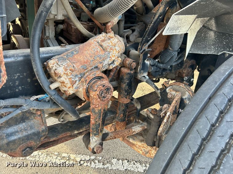 image for item LE9589 2008 International 7400  dump truck