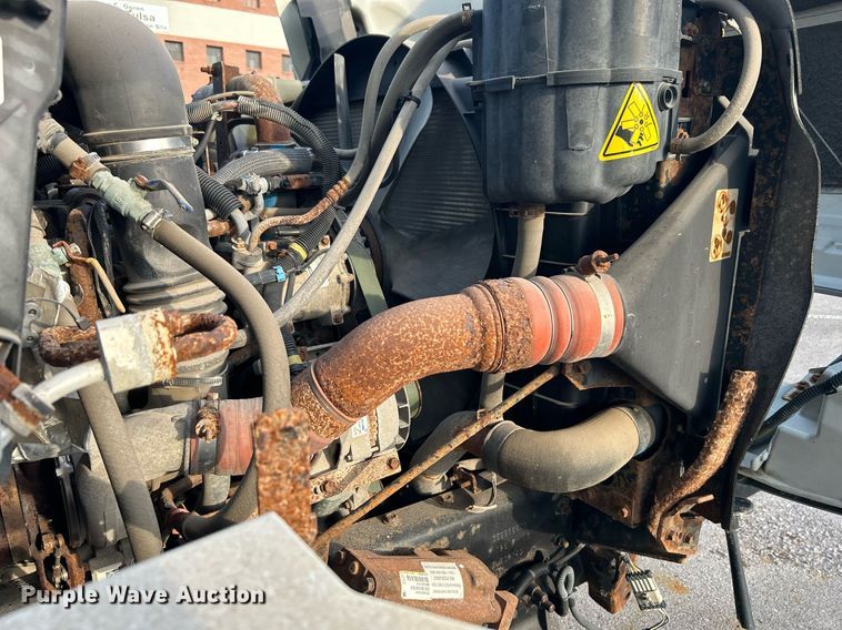 image for item LE9589 2008 International 7400  dump truck