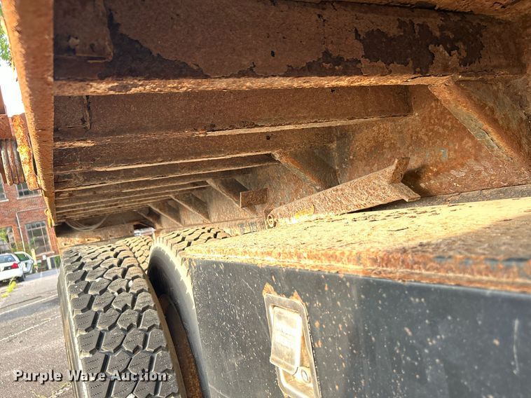 image for item LE9589 2008 International 7400  dump truck