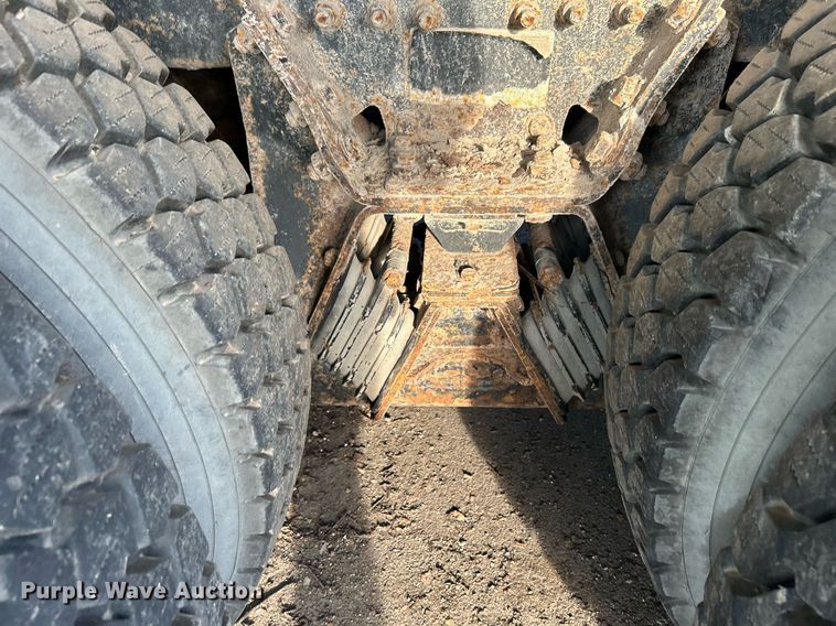 image for item LE9589 2008 International 7400  dump truck