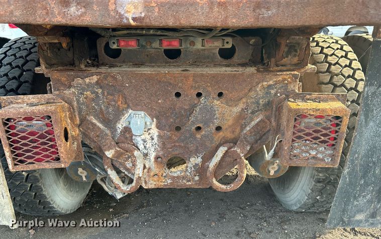 image for item LE9589 2008 International 7400  dump truck