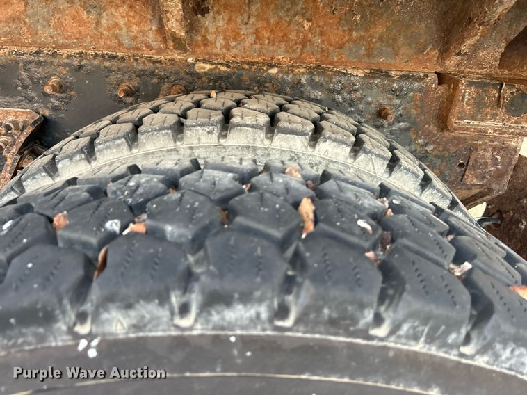 image for item LE9589 2008 International 7400  dump truck