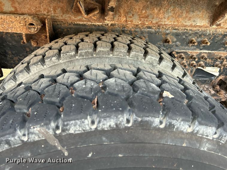 image for item LE9589 2008 International 7400  dump truck