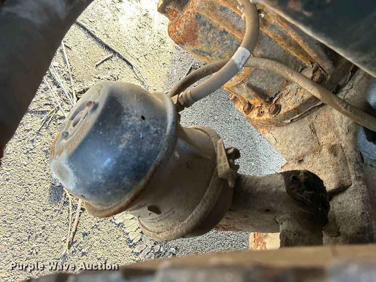 image for item LE9589 2008 International 7400  dump truck