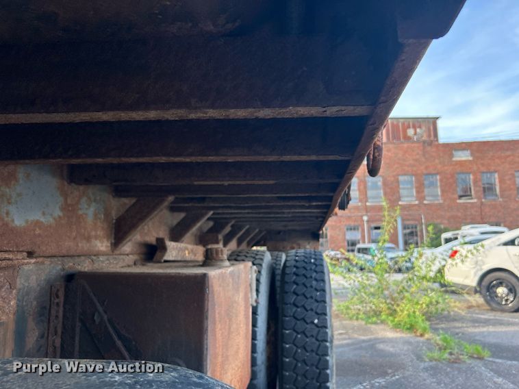 image for item LE9589 2008 International 7400  dump truck