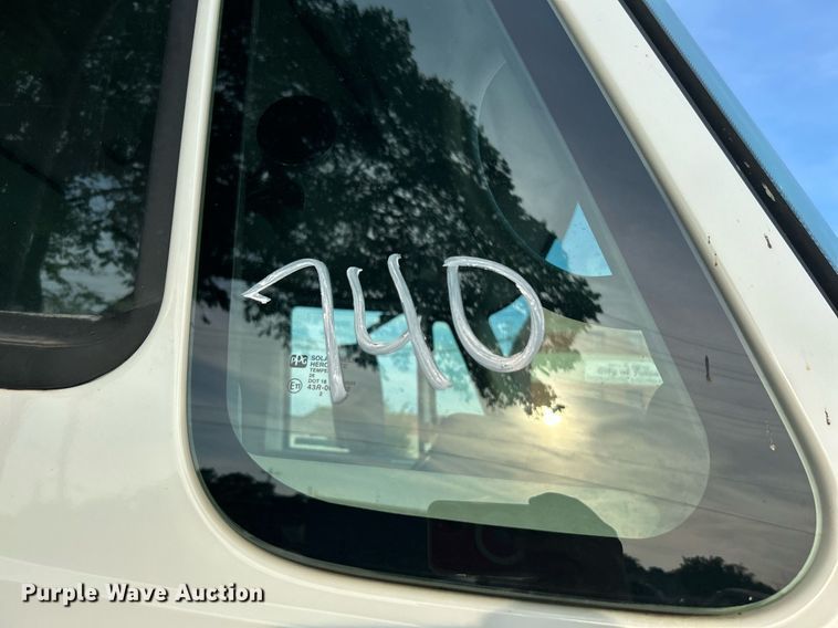 image for item LE9589 2008 International 7400  dump truck