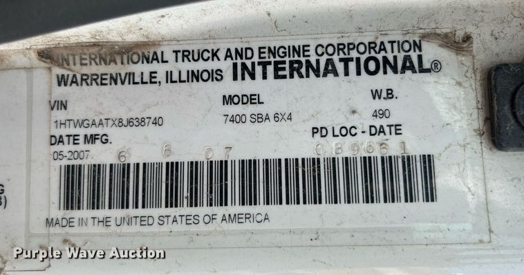 image for item LE9589 2008 International 7400  dump truck