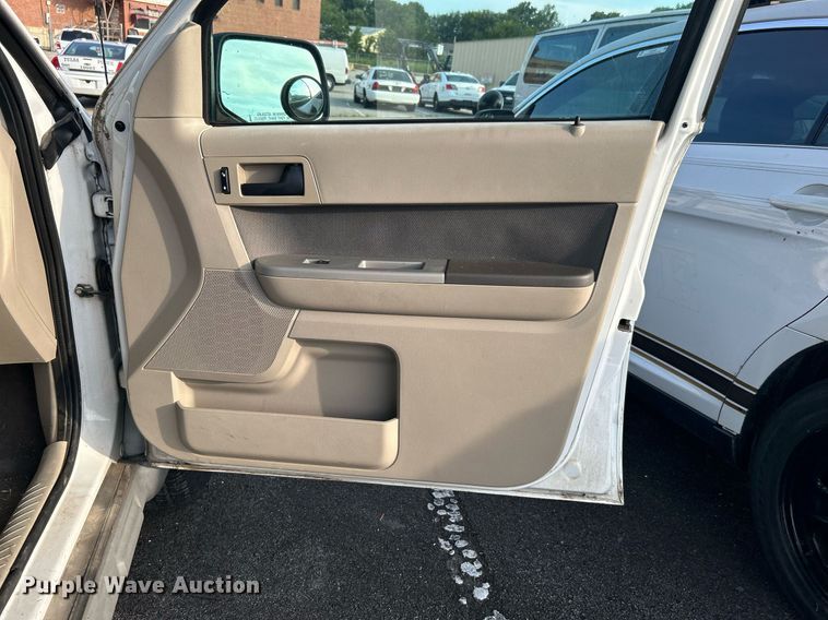 image for item LE9590 2009 Ford Escape Hybrid  SUV