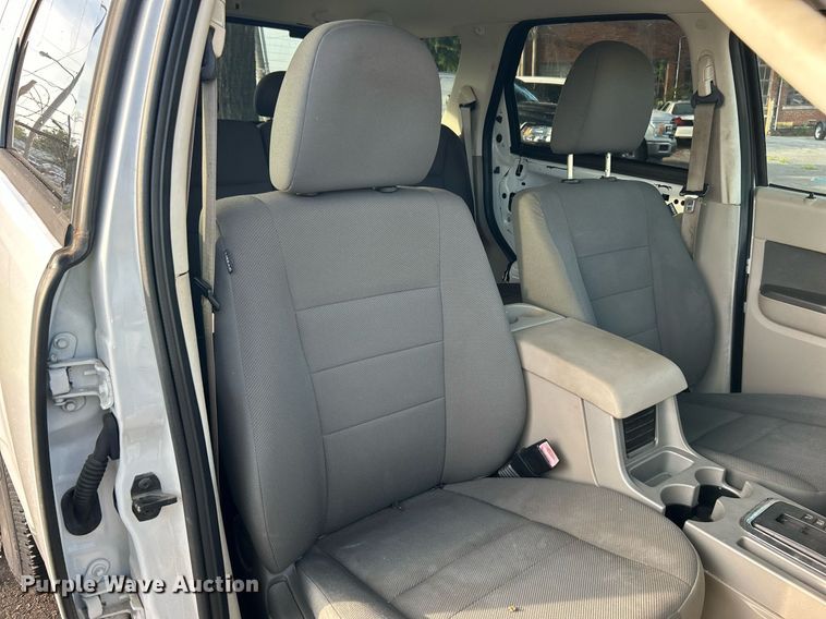 image for item LE9590 2009 Ford Escape Hybrid  SUV