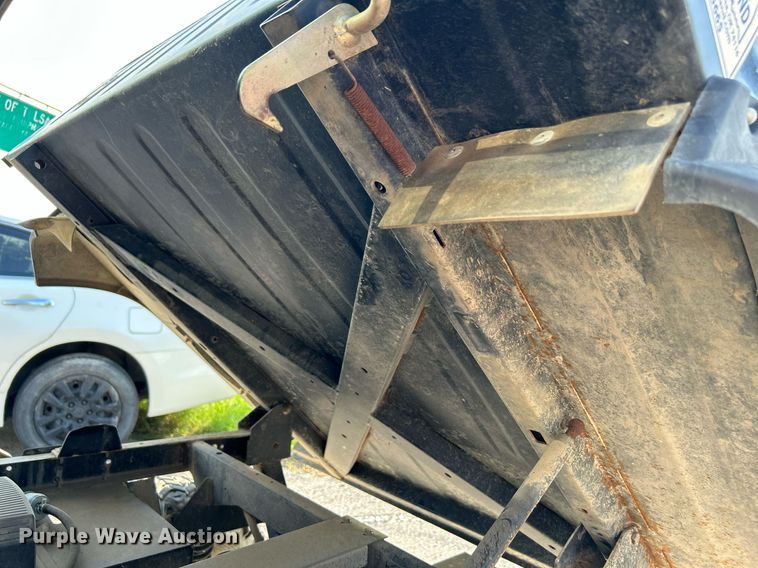 image for item LE9593 2011 Cub Cadet  utility vehicle