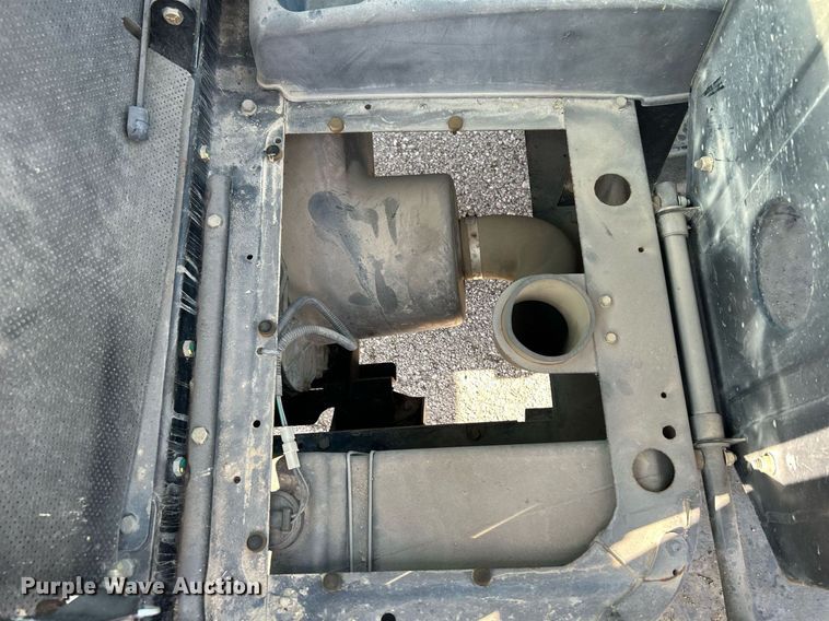 image for item LE9593 2011 Cub Cadet  utility vehicle