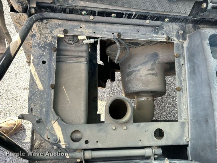 image for item LE9593 2011 Cub Cadet  utility vehicle