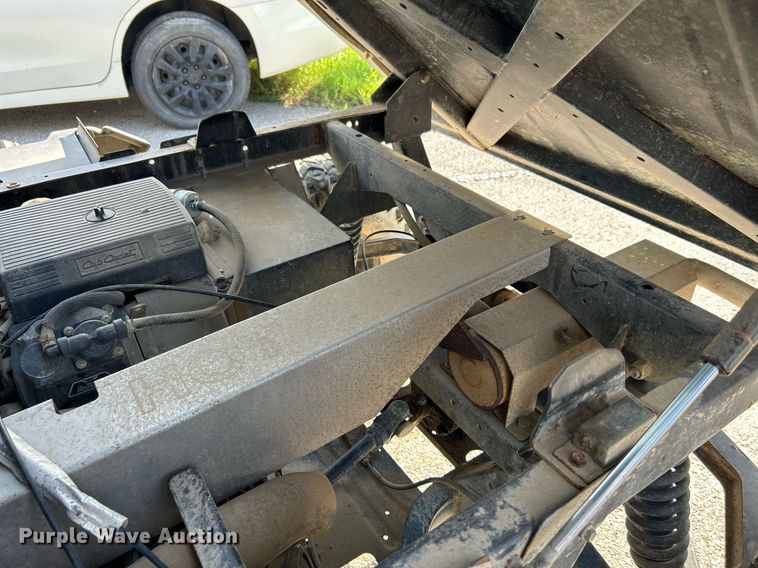 image for item LE9593 2011 Cub Cadet  utility vehicle