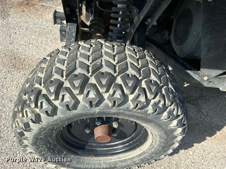 image for item LE9593 2011 Cub Cadet  utility vehicle