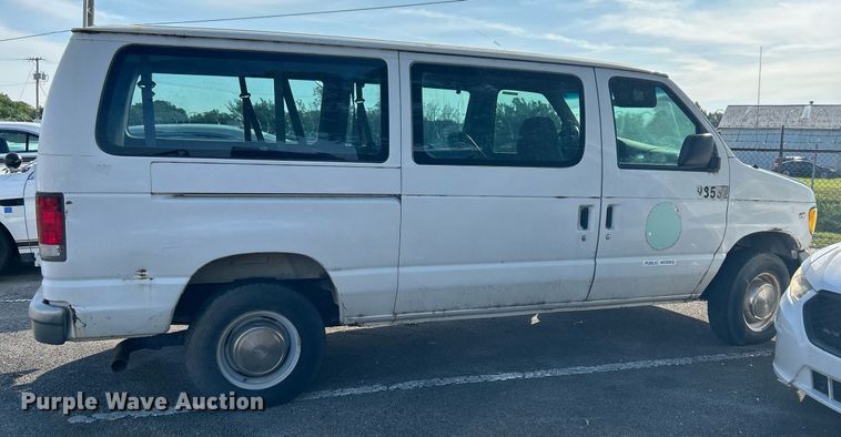 image for item LE9595 1998 Ford Club Wagon  van