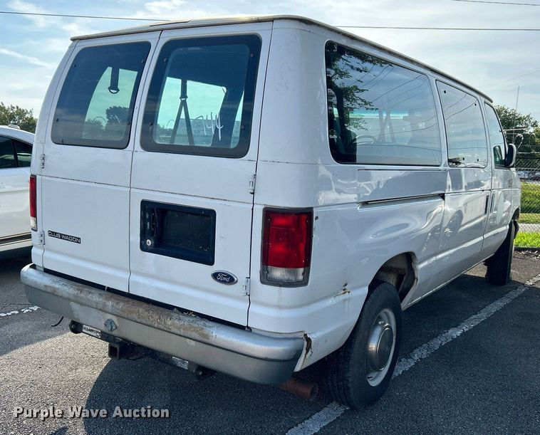 image for item LE9595 1998 Ford Club Wagon  van