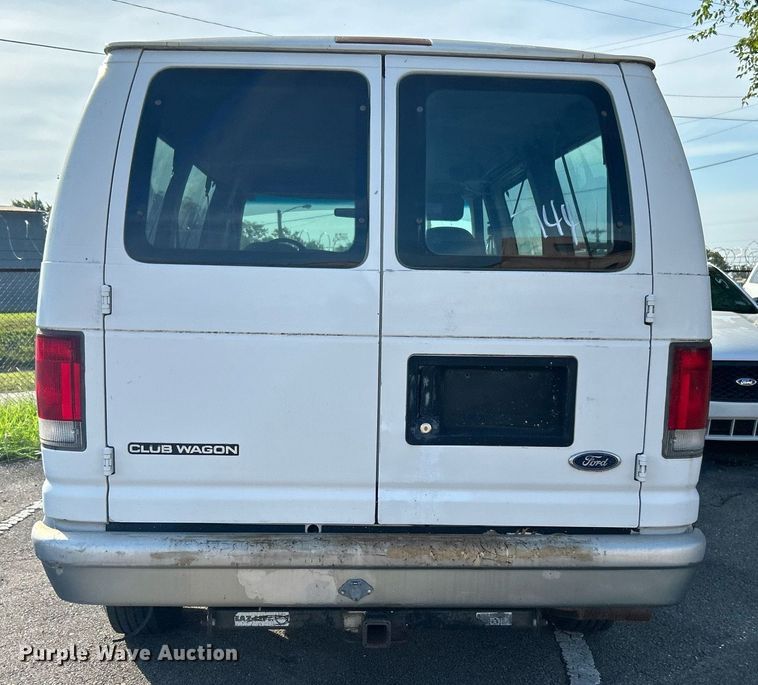 image for item LE9595 1998 Ford Club Wagon  van