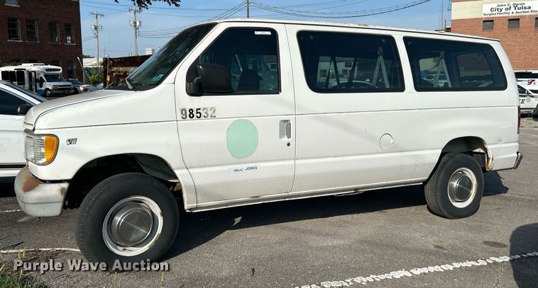 image for item LE9595 1998 Ford Club Wagon  van