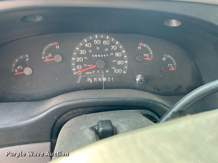 image for item LE9595 1998 Ford Club Wagon  van