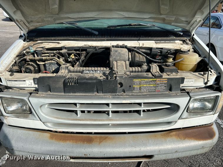 image for item LE9595 1998 Ford Club Wagon  van