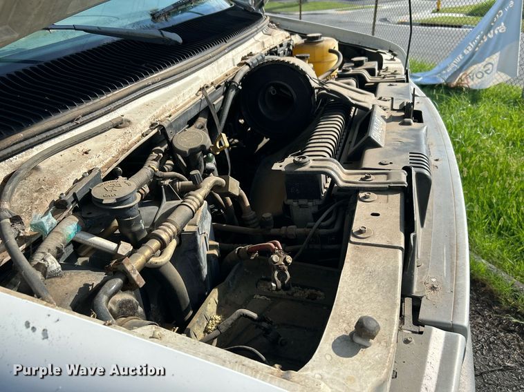 image for item LE9595 1998 Ford Club Wagon  van