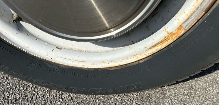 image for item LE9595 1998 Ford Club Wagon  van