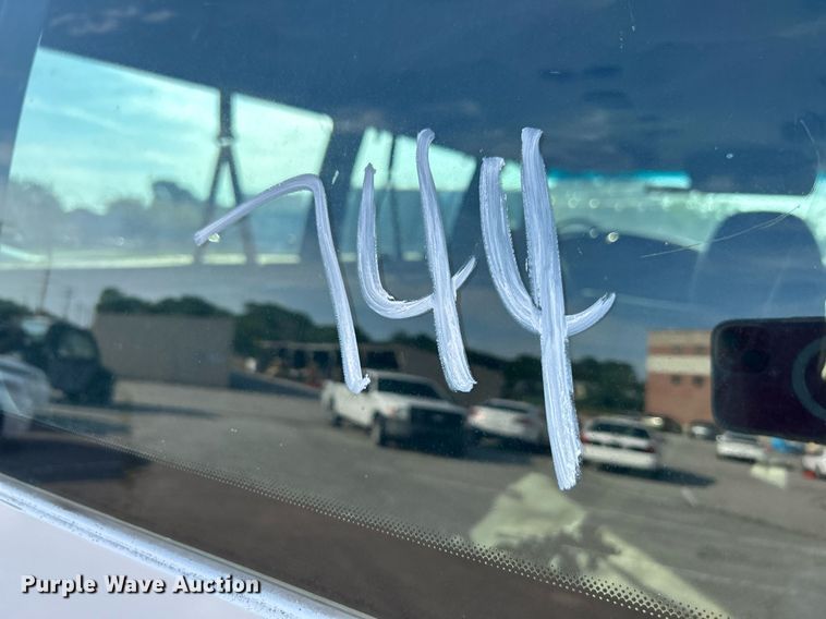 image for item LE9595 1998 Ford Club Wagon  van