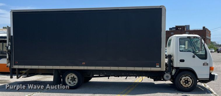 image for item LE9596 2003 Chevrolet W5500  box truck