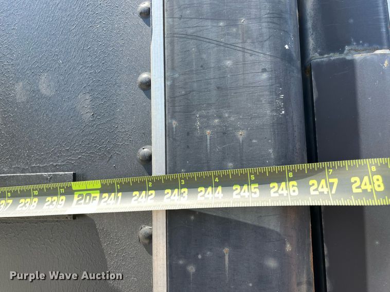 image for item LE9596 2003 Chevrolet W5500  box truck