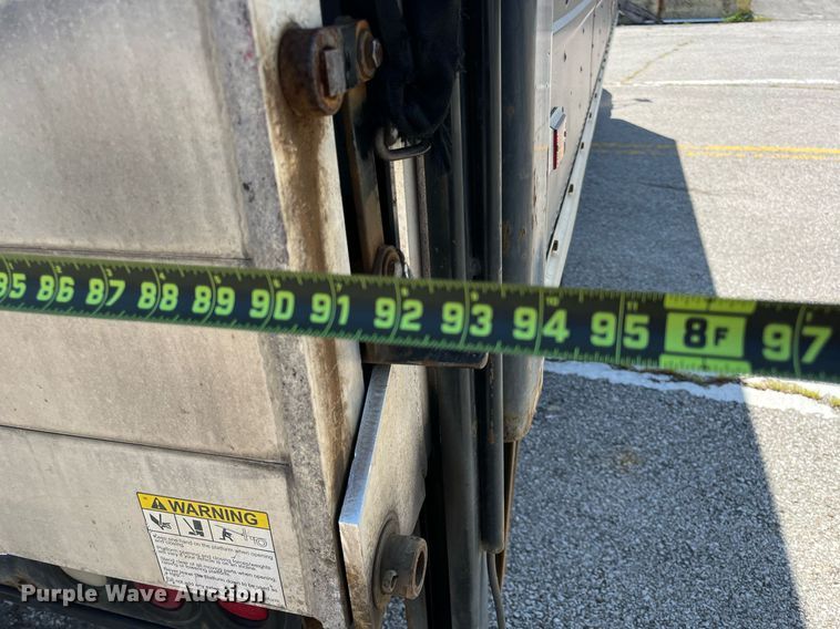 image for item LE9596 2003 Chevrolet W5500  box truck