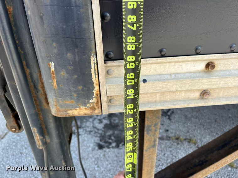 image for item LE9596 2003 Chevrolet W5500  box truck