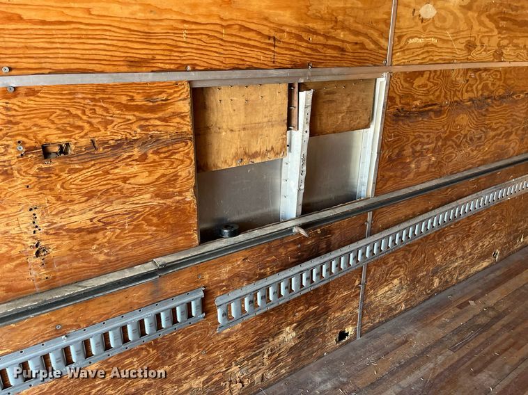 image for item LE9596 2003 Chevrolet W5500  box truck