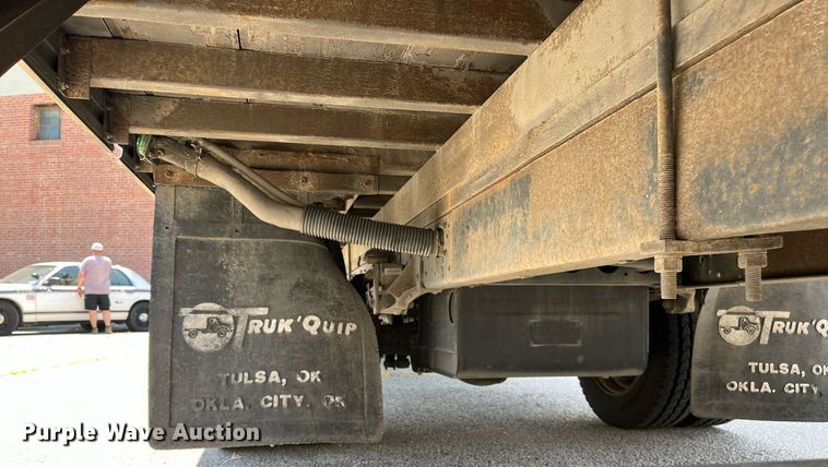 image for item LE9596 2003 Chevrolet W5500  box truck