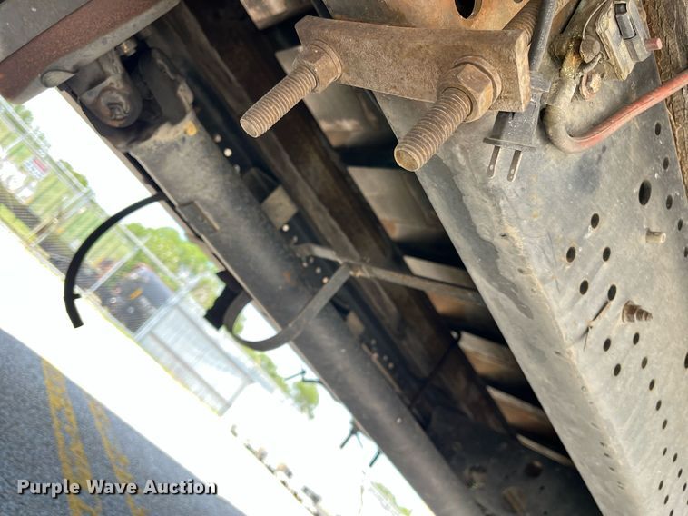 image for item LE9596 2003 Chevrolet W5500  box truck