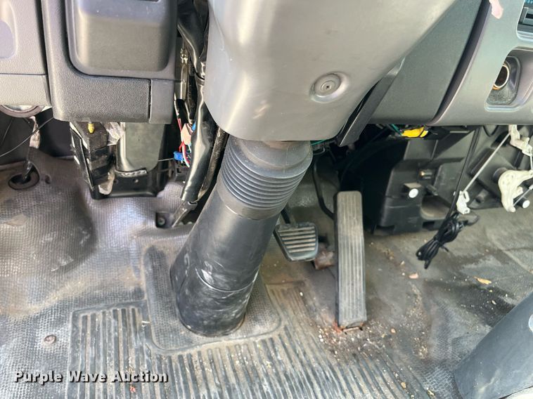 image for item LE9596 2003 Chevrolet W5500  box truck