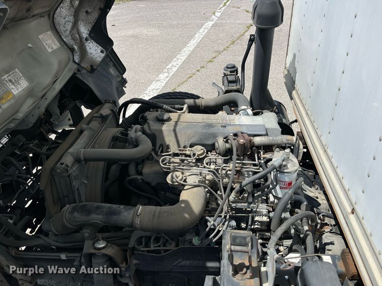 image for item LE9596 2003 Chevrolet W5500  box truck