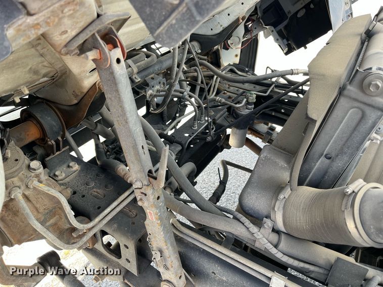 image for item LE9596 2003 Chevrolet W5500  box truck