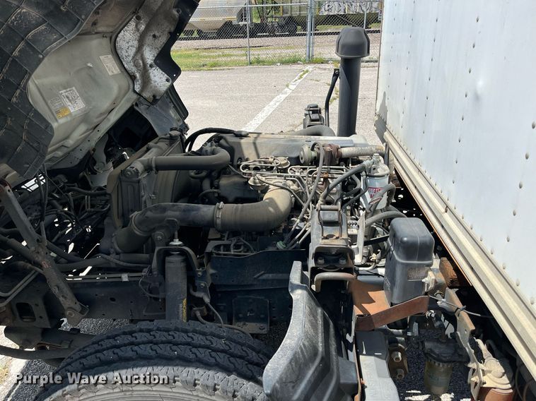 image for item LE9596 2003 Chevrolet W5500  box truck