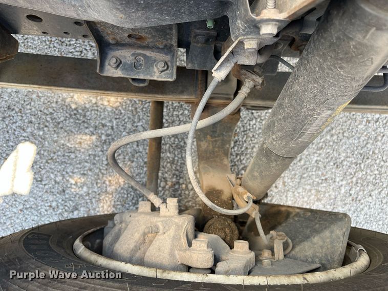 image for item LE9596 2003 Chevrolet W5500  box truck