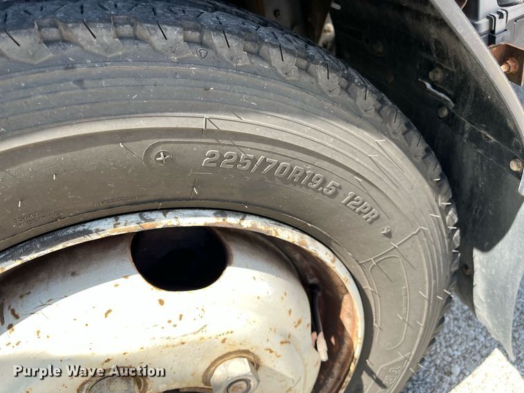 image for item LE9596 2003 Chevrolet W5500  box truck