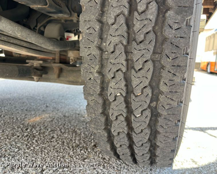 image for item LE9596 2003 Chevrolet W5500  box truck