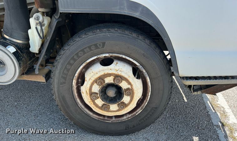 image for item LE9596 2003 Chevrolet W5500  box truck