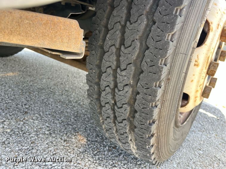 image for item LE9596 2003 Chevrolet W5500  box truck