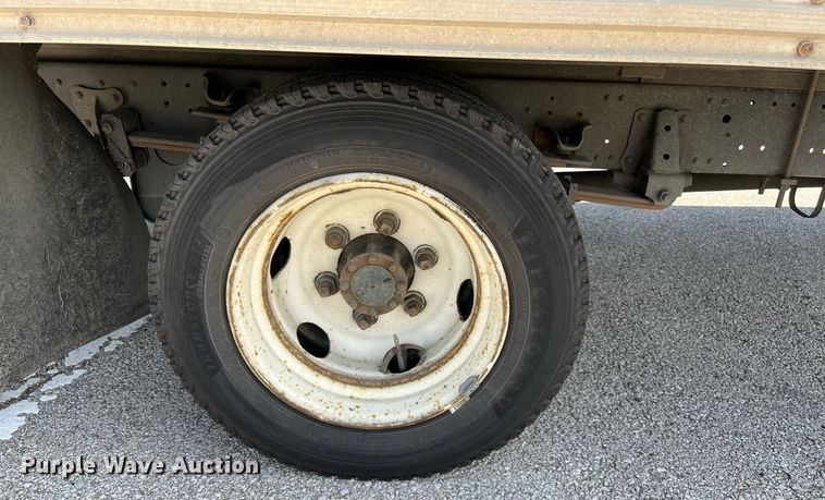 image for item LE9596 2003 Chevrolet W5500  box truck