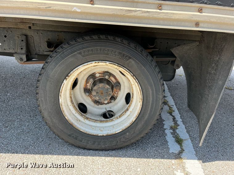 image for item LE9596 2003 Chevrolet W5500  box truck