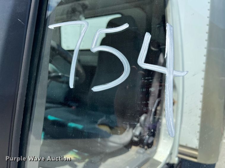 image for item LE9596 2003 Chevrolet W5500  box truck