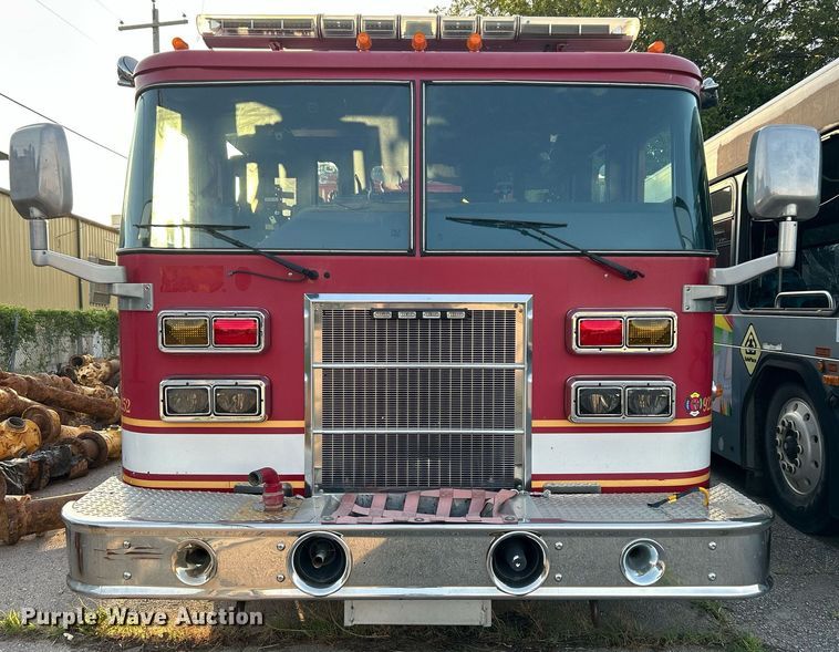 image for item LE9598 1992 Pierce Tilt Cab  pumper fire truck