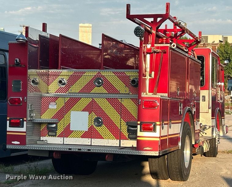 image for item LE9598 1992 Pierce Tilt Cab  pumper fire truck